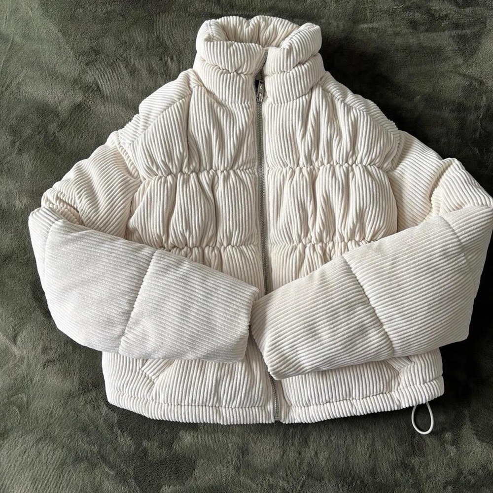 Hollister Women's Cream Puffer Jacket